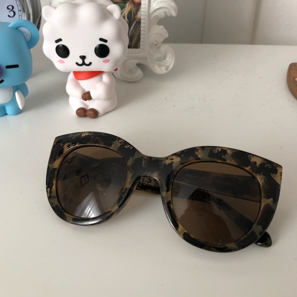 Kate Spade • Zora Sunglasses